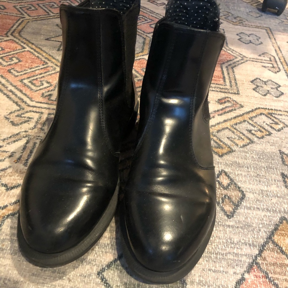 Dr. Martens-Flora gently used.